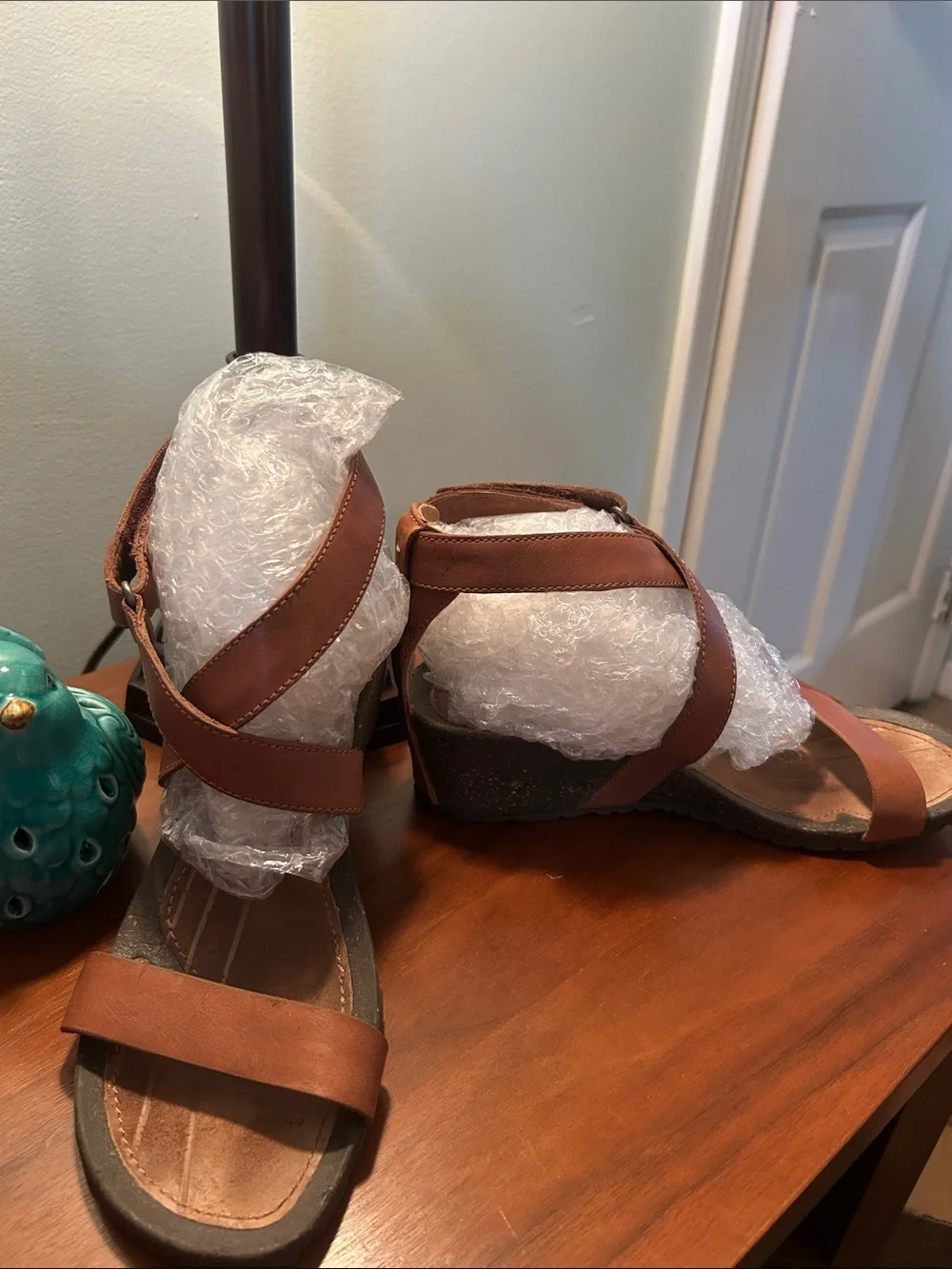 Teva Tan Leather Cross-Strap Sandals - Picture 3 of 8